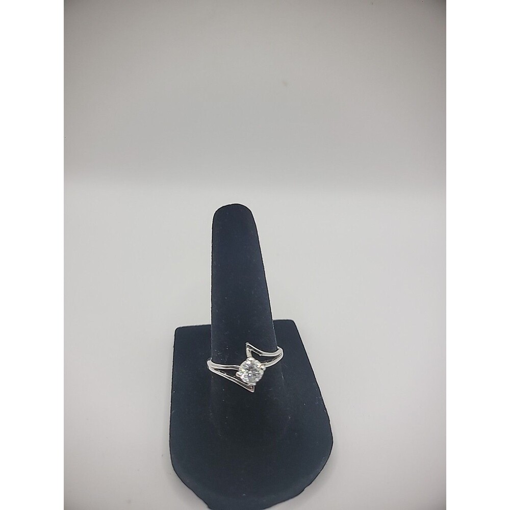 Vintage Rings Size 7 Silver Tone White Crystal Dainty Sleek Design Jewelry